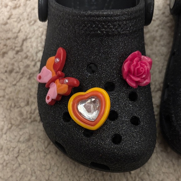 CROCS Kids Black Glitter Sandals with Charms - Picture 8 of 8